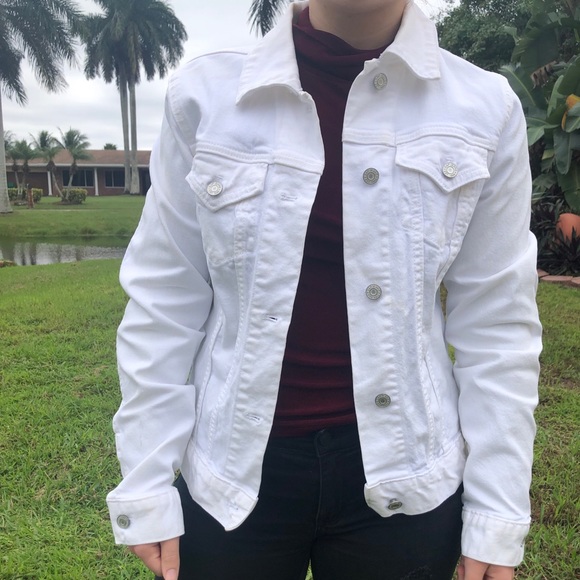 gap white denim jacket